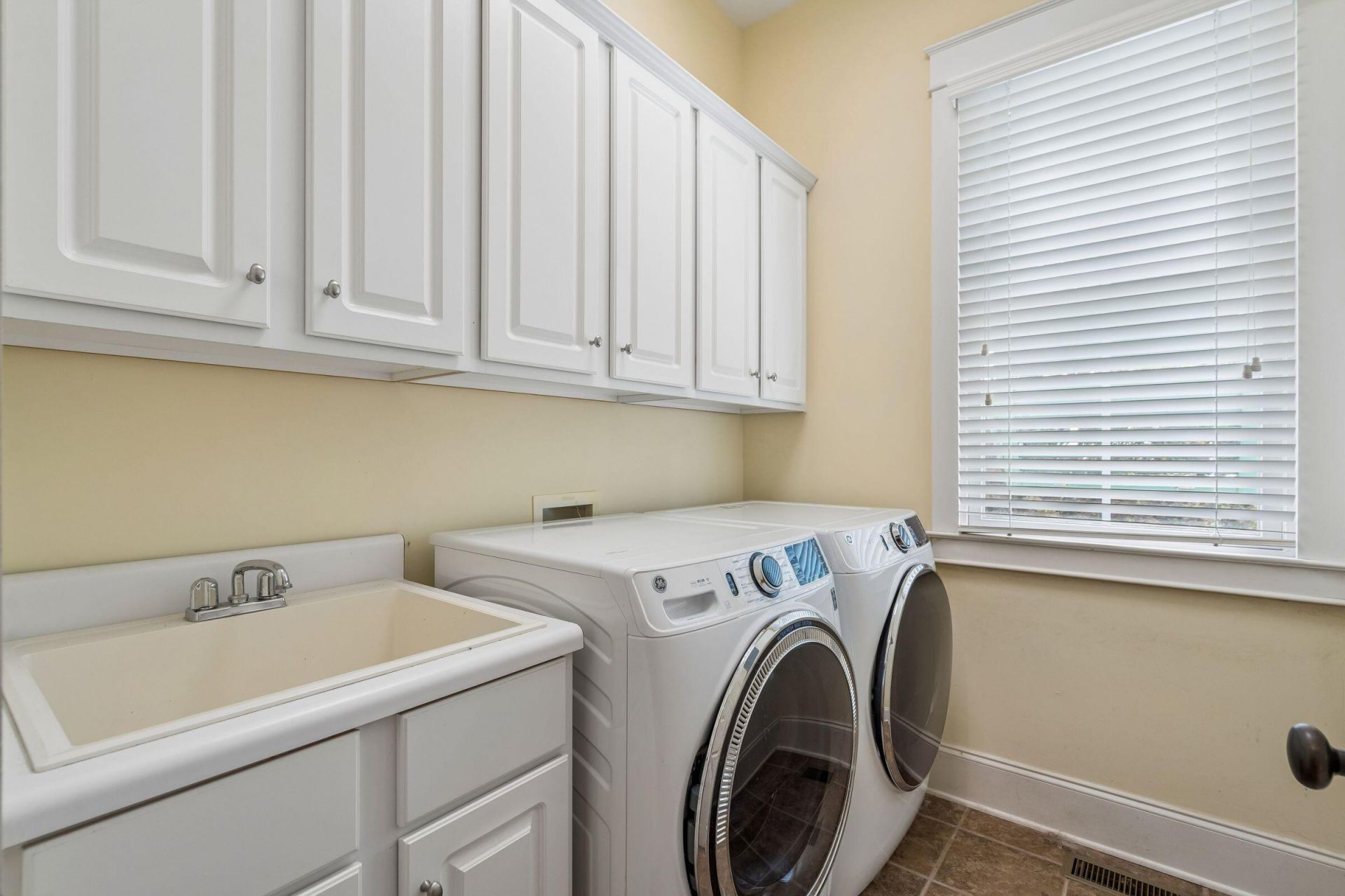 324 Shoals Drive Photo 23