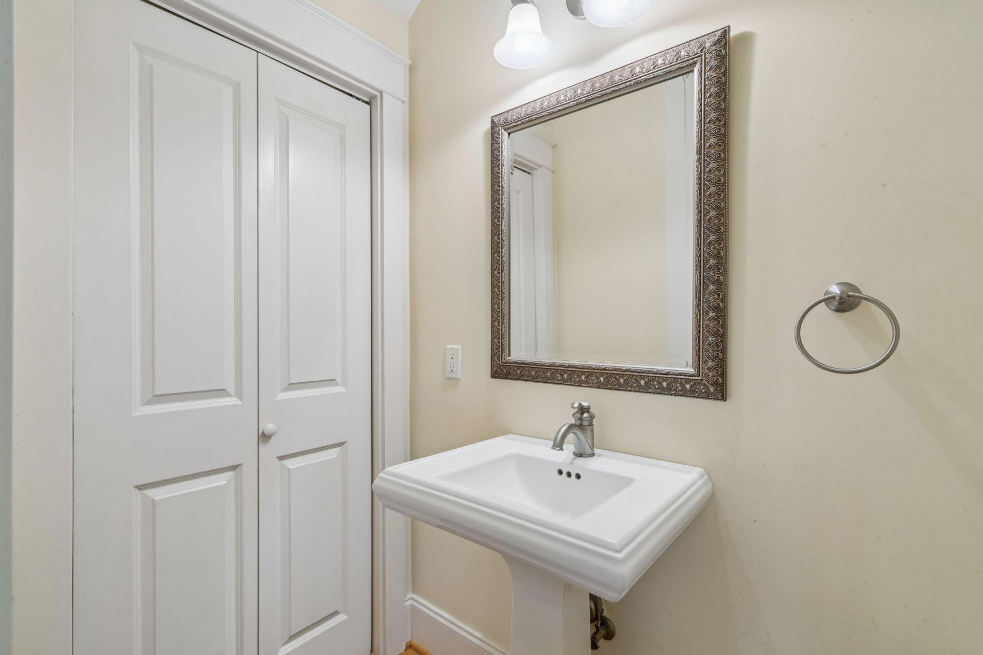 324 Shoals Drive Photo 25