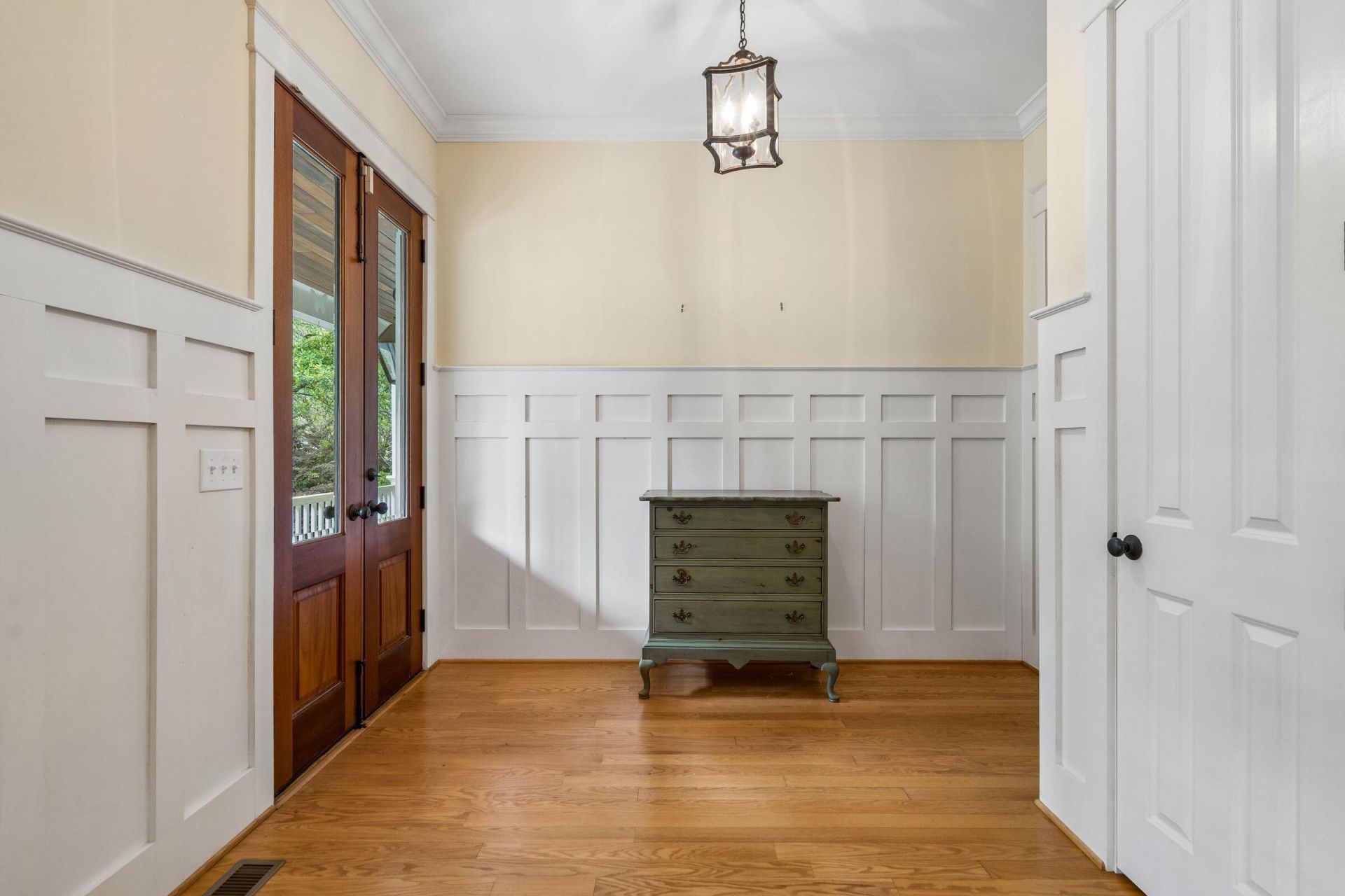 324 Shoals Drive Photo 8