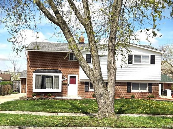 29600 Pickford Street , Livonia, MI 48152
