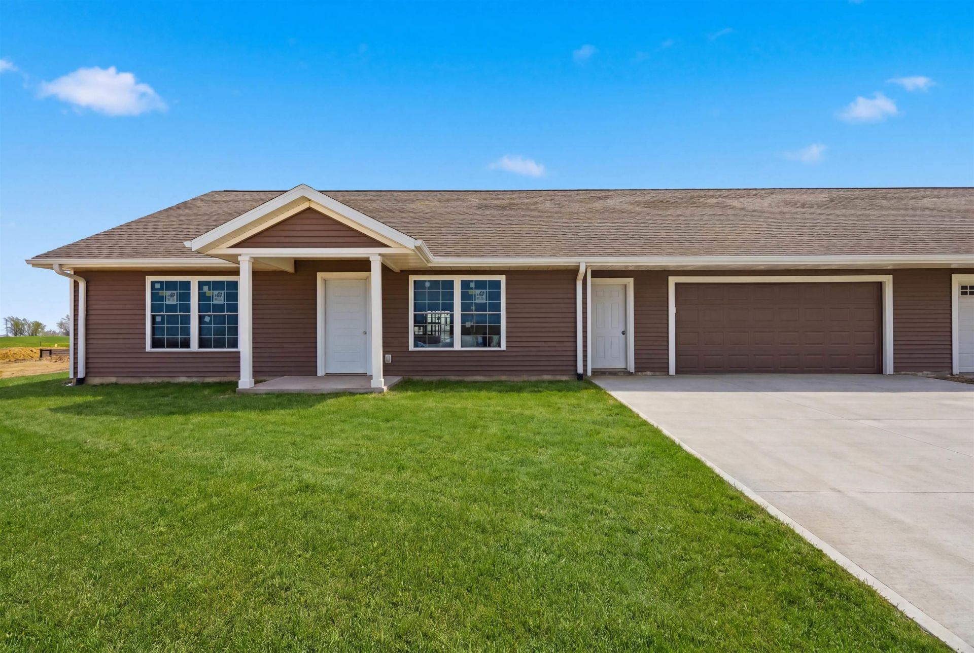 1303 Joe's Circle, Manchester, IA 52057 Main Photo