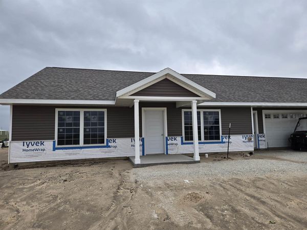 1303 Joe's Circle, Manchester, IA 52057