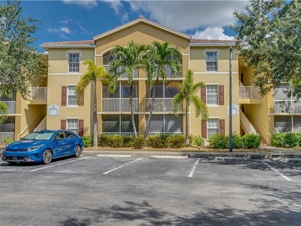 4105 Residence DR, Unit 709, FORT MYERS, FL 33901