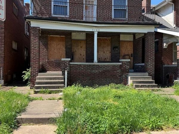 5104 Thekla Avenue , St Louis, MO 63115