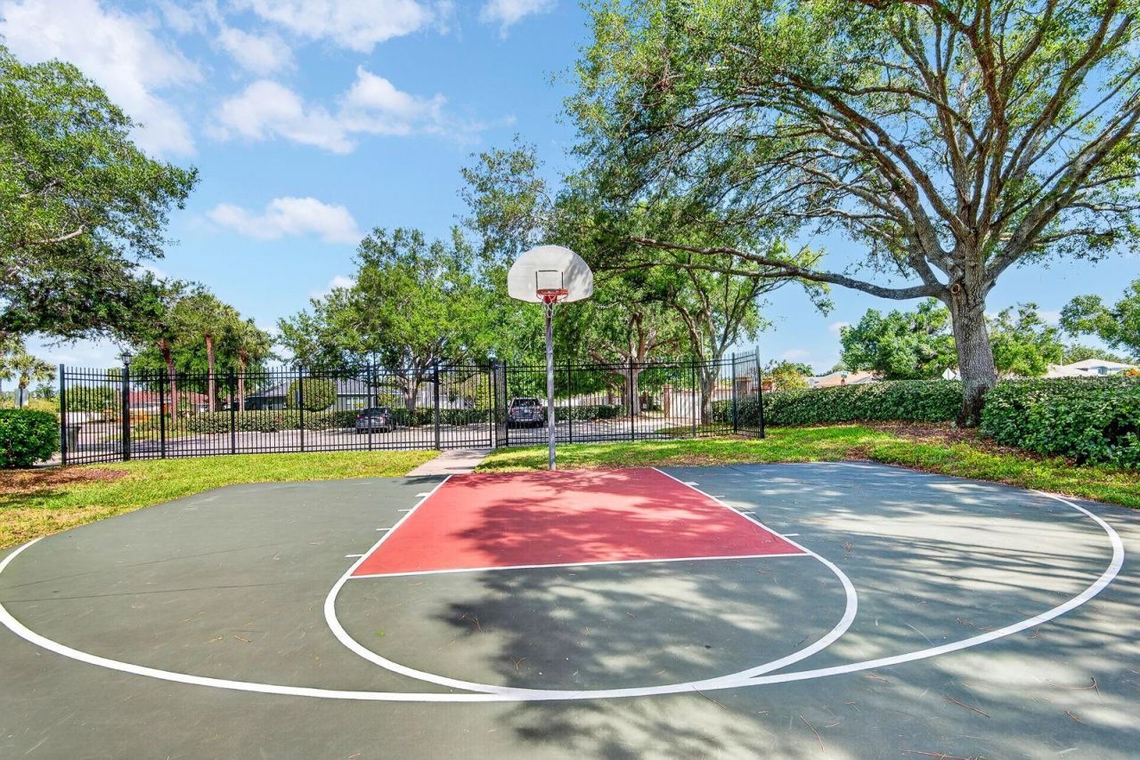 4913 72nd Court E, Bradenton, FL 34203 Photo