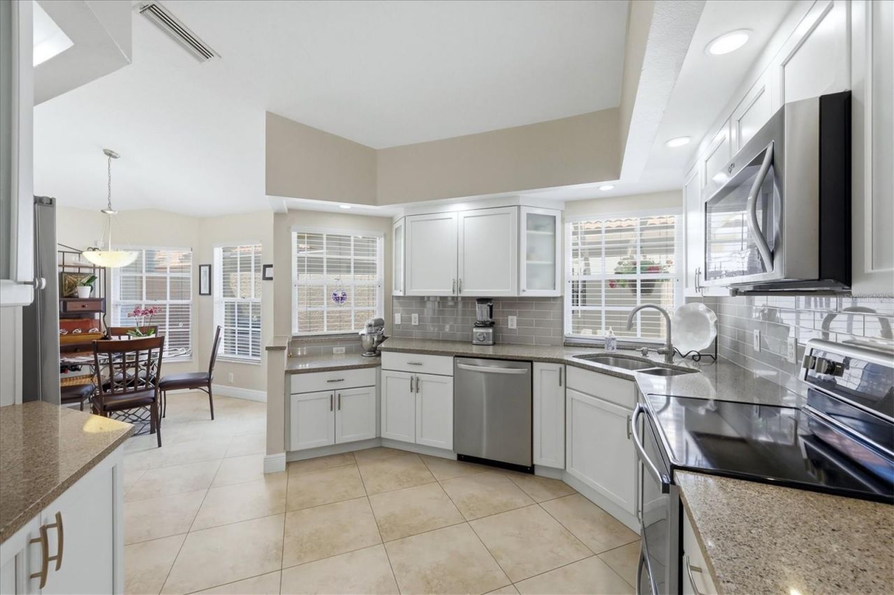 4068 Lyndhurst Court , Sarasota, FL 34235 Photo