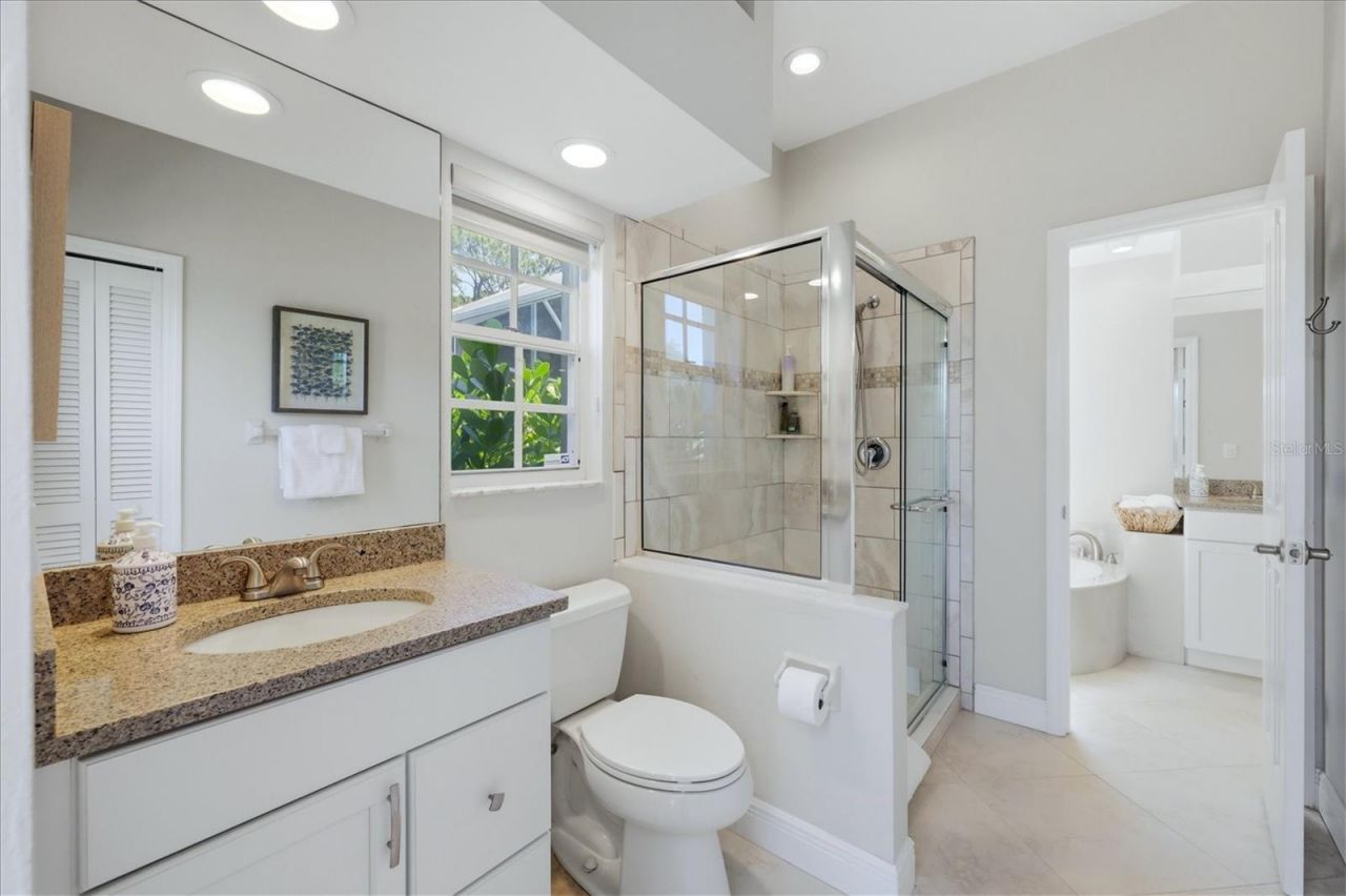 4068 Lyndhurst Court , Sarasota, FL 34235 Photo