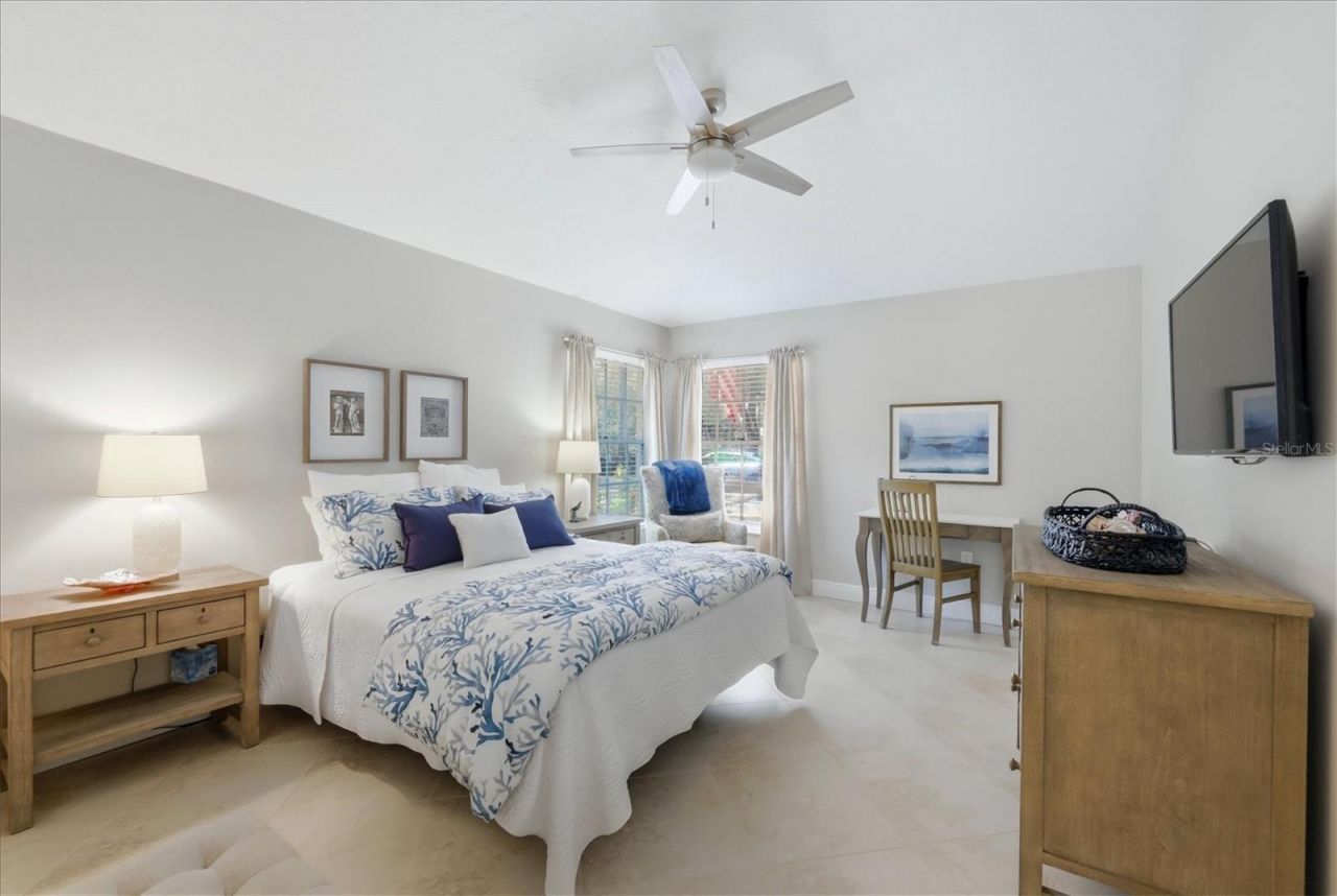 4068 Lyndhurst Court , Sarasota, FL 34235 Photo