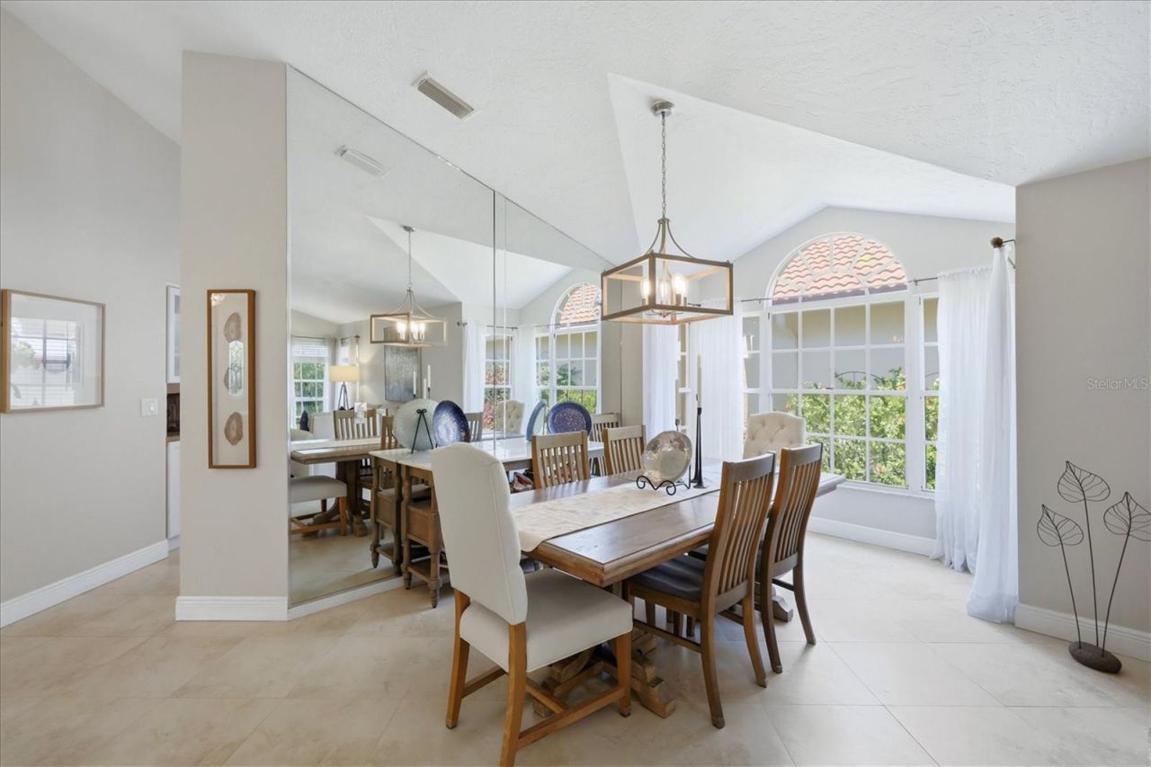 4068 Lyndhurst Court , Sarasota, FL 34235 Photo