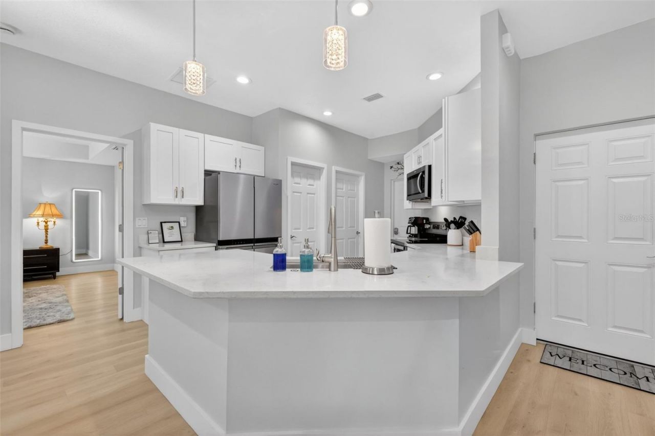 335 Vincent Drive , Mount Dora, FL 32757 Photo