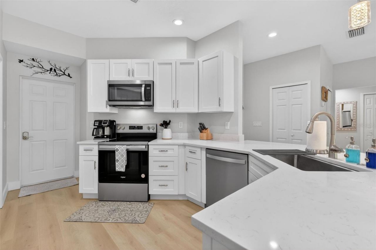 335 Vincent Drive , Mount Dora, FL 32757 Photo