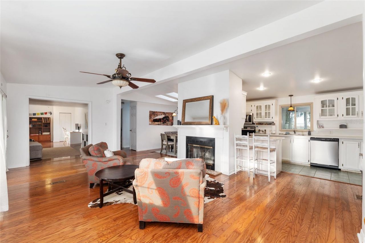 20361 1st Street, Mc Intosh, FL 32664 Photo