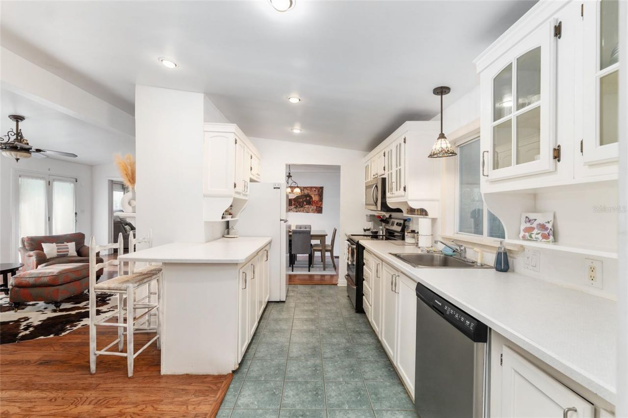 20361 1st Street, Mc Intosh, FL 32664 Photo