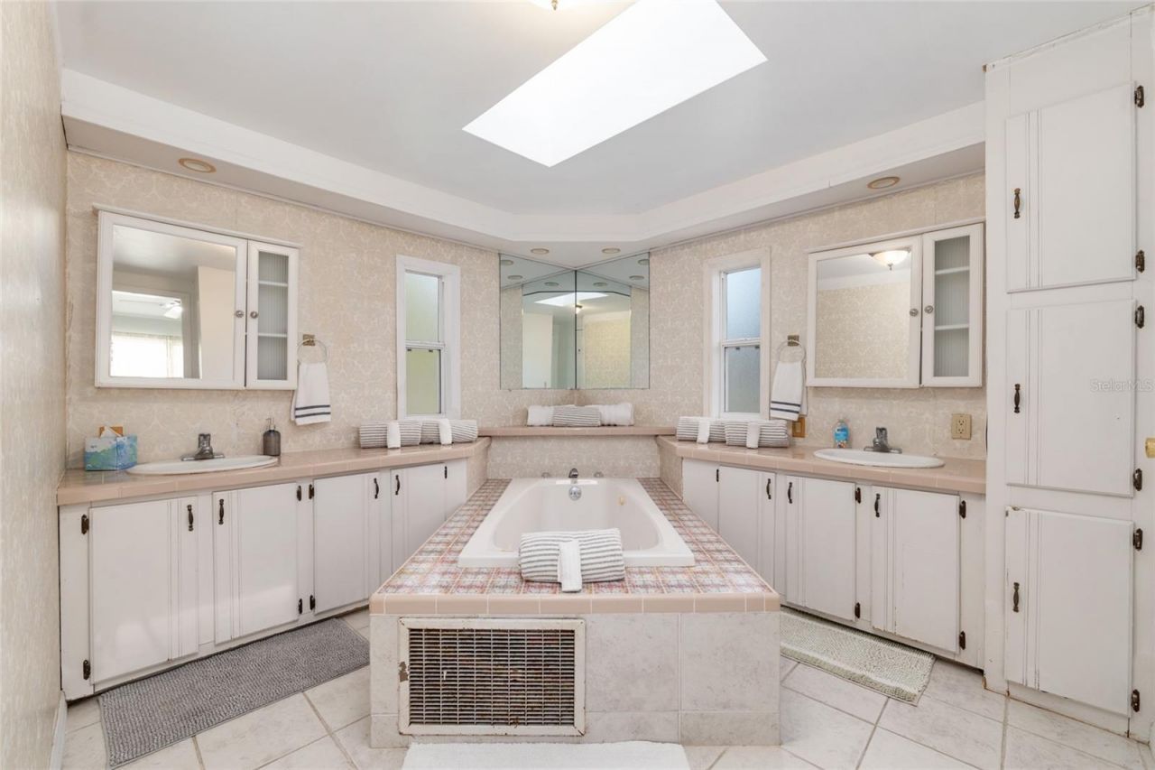 20361 1st Street, Mc Intosh, FL 32664 Photo