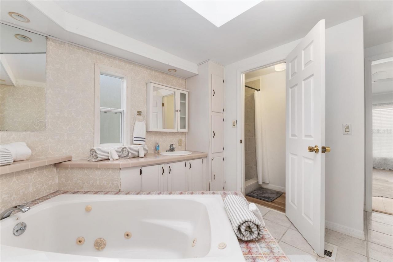 20361 1st Street, Mc Intosh, FL 32664 Photo