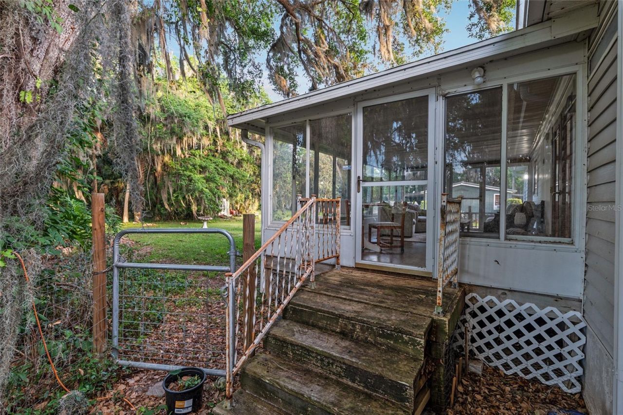 20361 1st Street, Mc Intosh, FL 32664 Photo