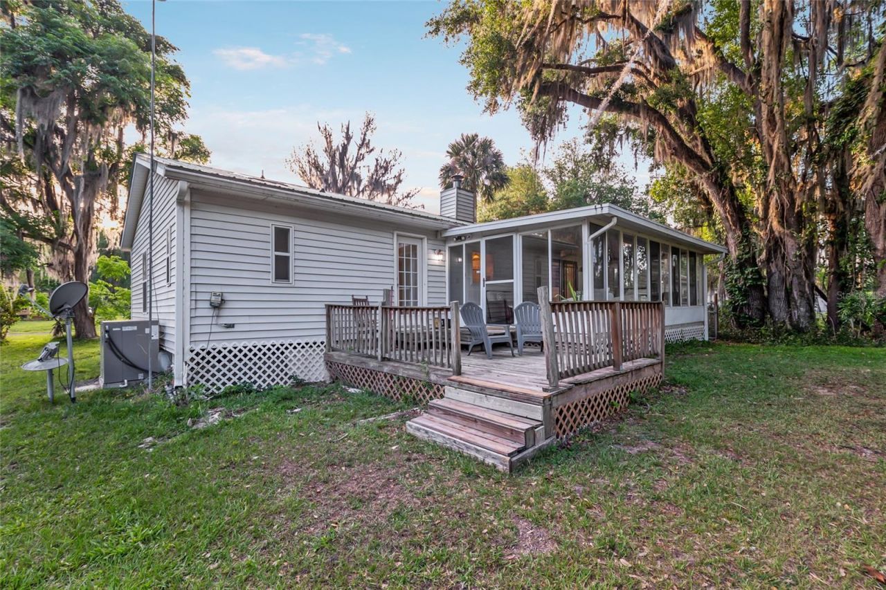 20361 1st Street, Mc Intosh, FL 32664 Photo