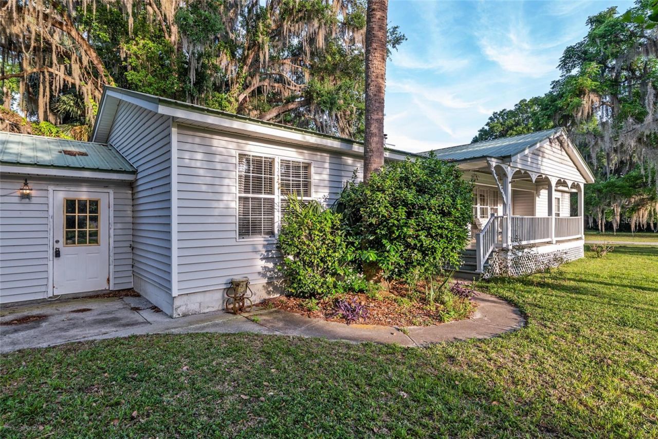 20361 1st Street, Mc Intosh, FL 32664 Photo