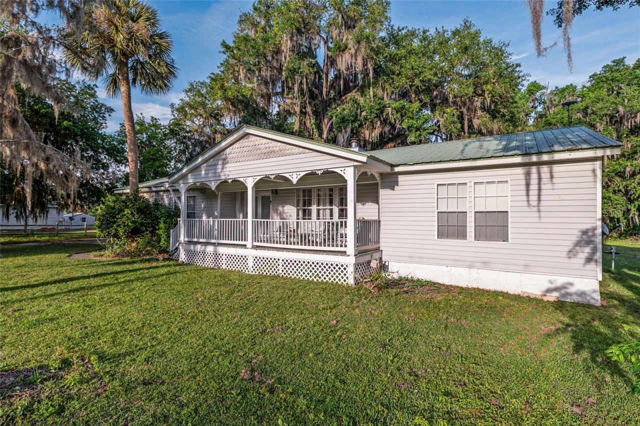 20361 1st Street, Mc Intosh, FL 32664 Photo