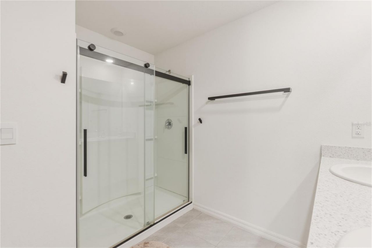 2114 NW 246th Terrace , Newberry, FL 32669 Photo