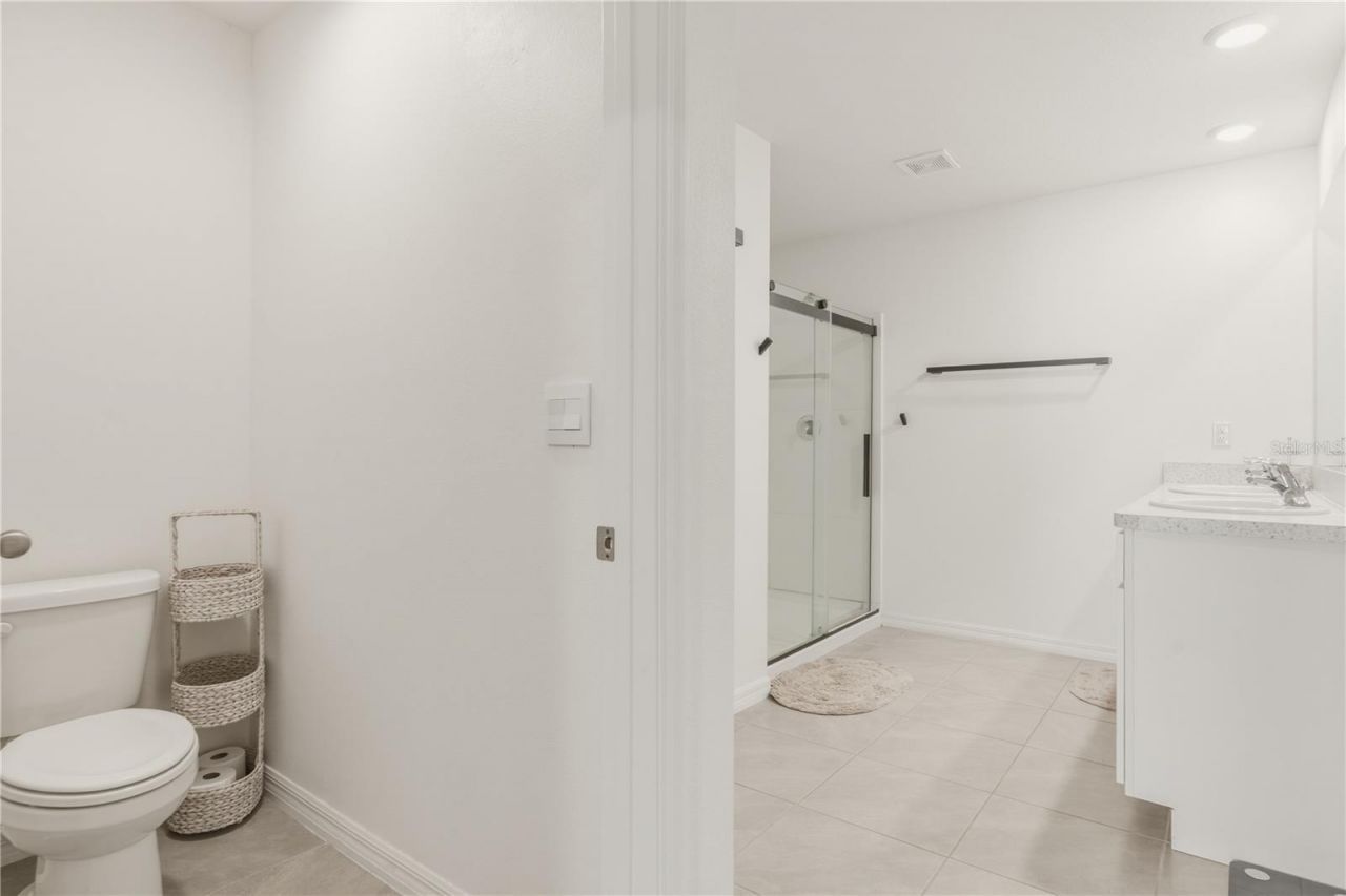 2114 NW 246th Terrace , Newberry, FL 32669 Photo