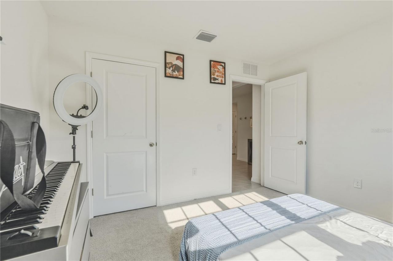 2114 NW 246th Terrace , Newberry, FL 32669 Photo