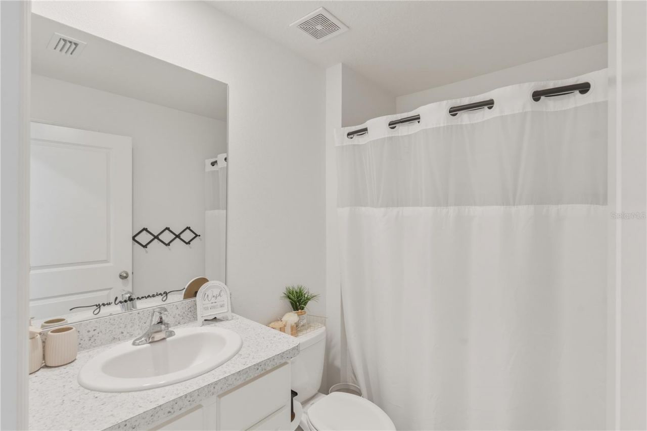 2114 NW 246th Terrace , Newberry, FL 32669 Photo