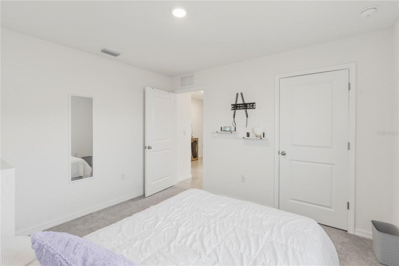 2114 NW 246th Terrace , Newberry, FL 32669 Photo