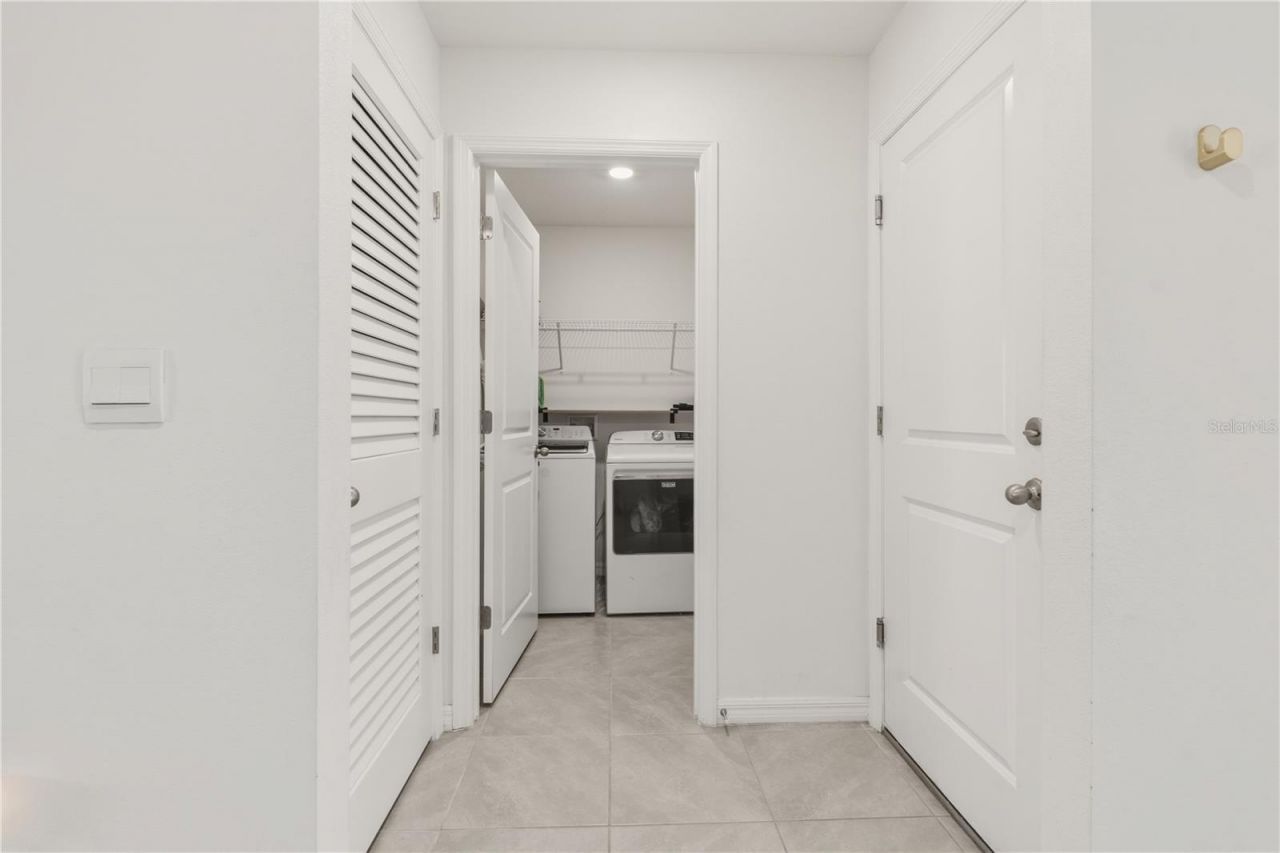 2114 NW 246th Terrace , Newberry, FL 32669 Photo