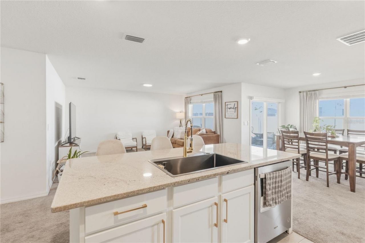 2114 NW 246th Terrace , Newberry, FL 32669 Photo