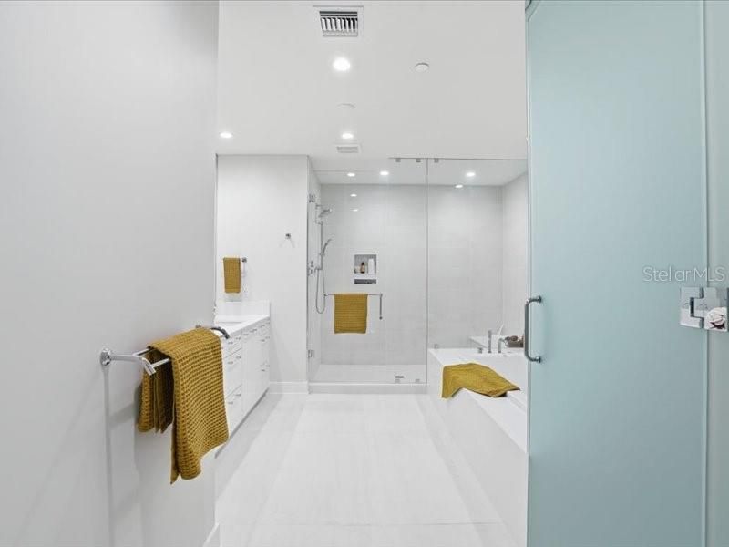 301 1st Street S, Unit 907, Saint Petersburg, FL 33701 Photo