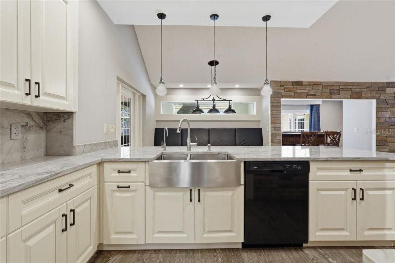 325 Sheffield Circle W, Palm Harbor, FL 34683 Photo