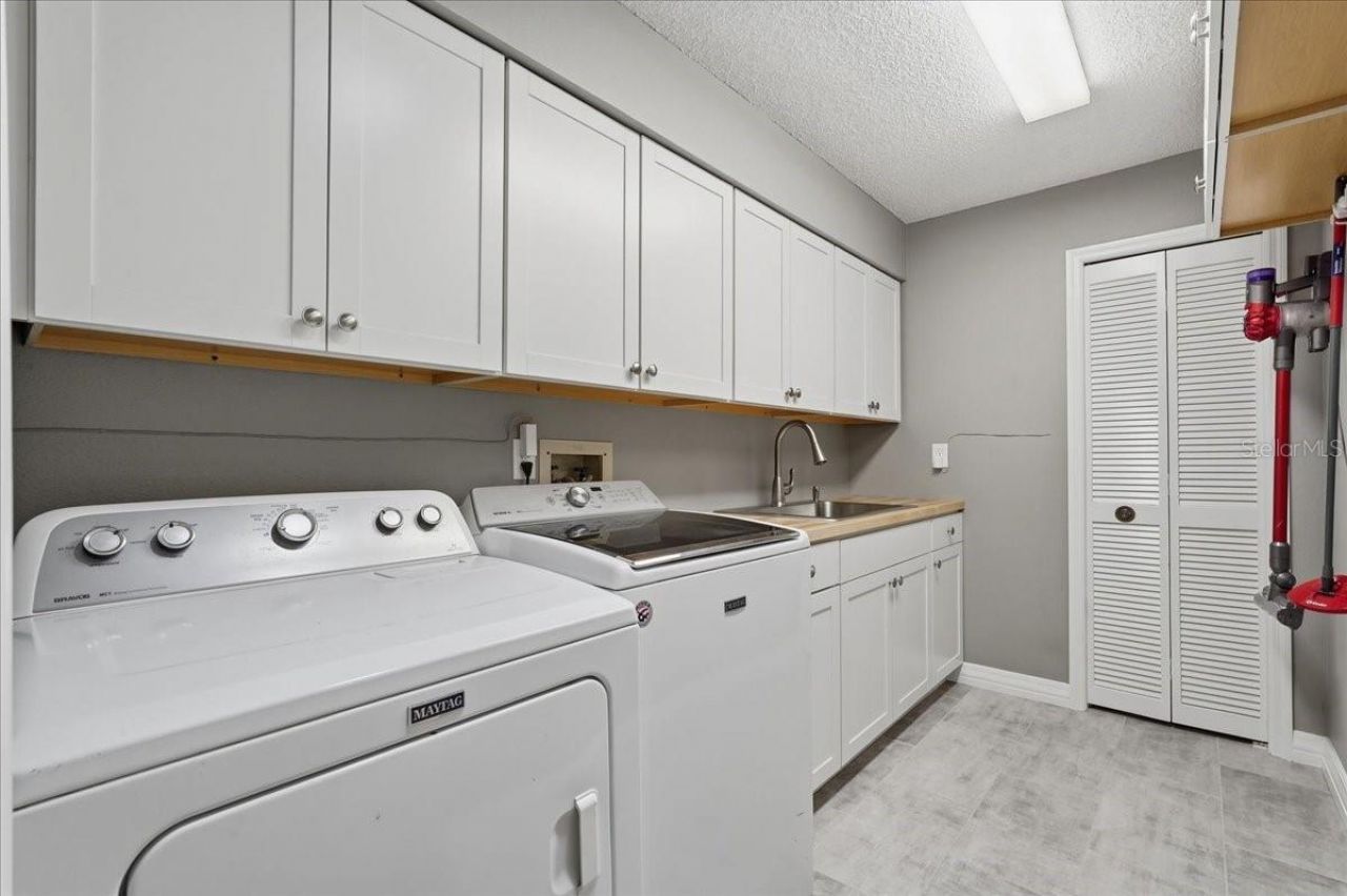 325 Sheffield Circle W, Palm Harbor, FL 34683 Photo