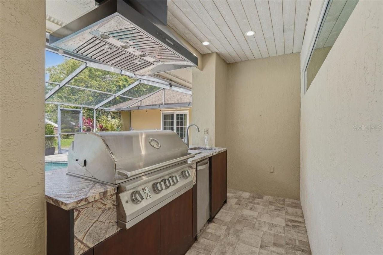 325 Sheffield Circle W, Palm Harbor, FL 34683 Photo