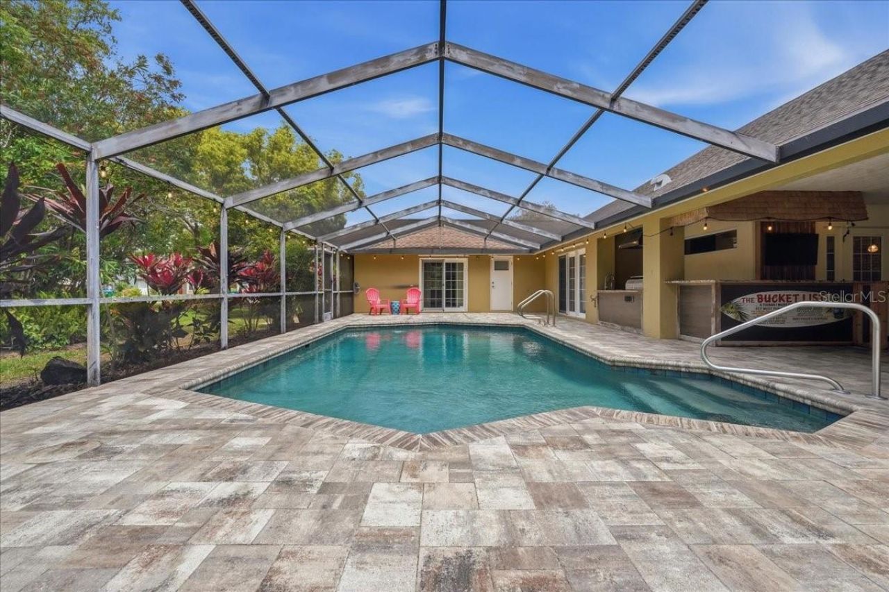 325 Sheffield Circle W, Palm Harbor, FL 34683 Photo