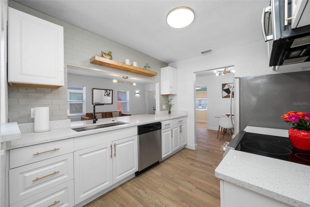 821 19th Avenue S, Saint Petersburg, FL 33705 Photo