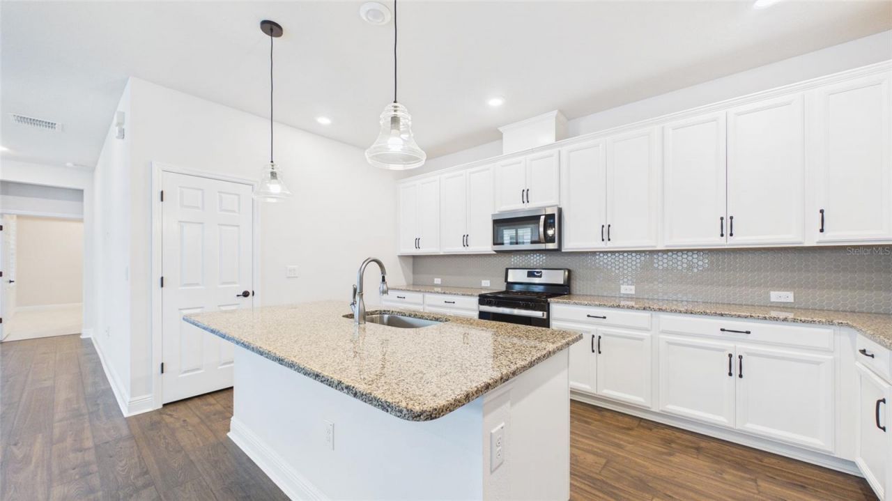 13890 Kingfisher Glen Drive , Lithia, FL 33547 Photo