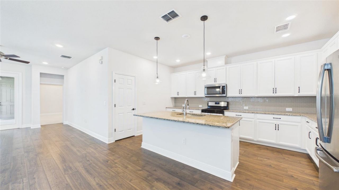 13890 Kingfisher Glen Drive , Lithia, FL 33547 Photo