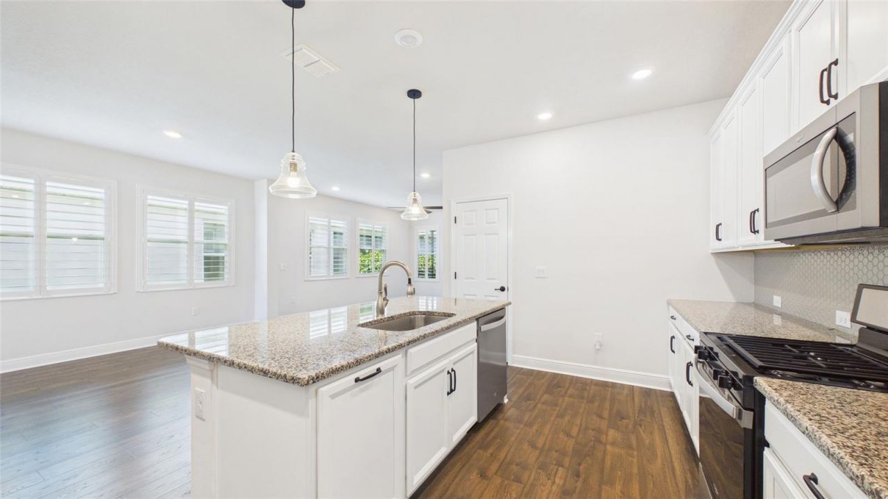 13890 Kingfisher Glen Drive , Lithia, FL 33547 Photo