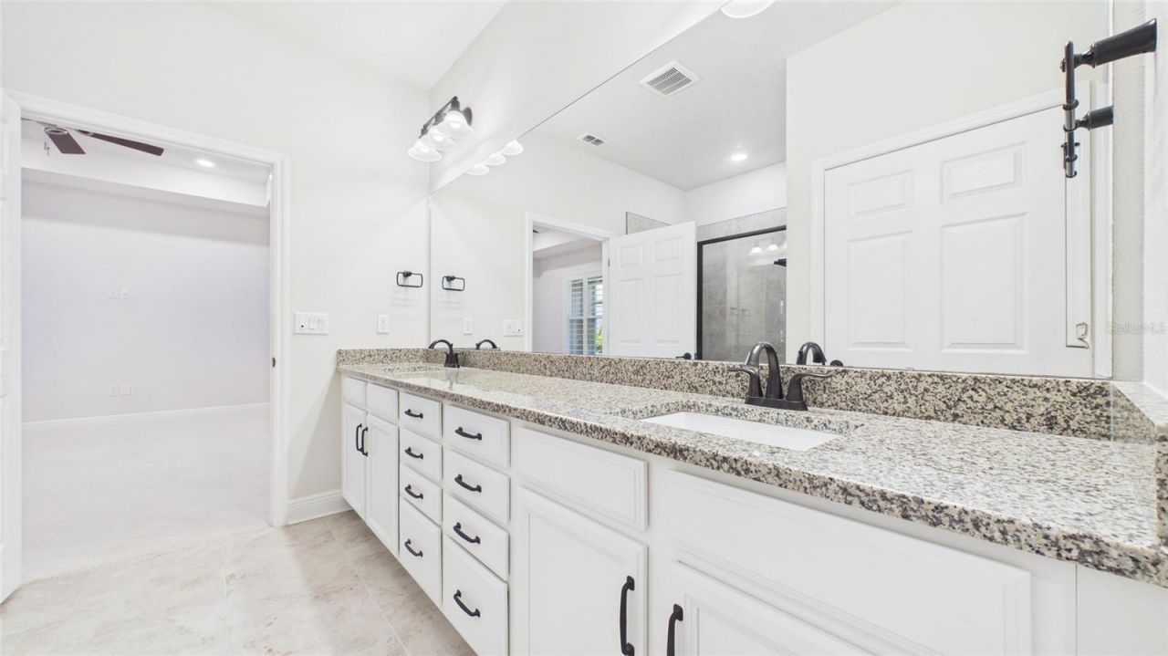 13890 Kingfisher Glen Drive , Lithia, FL 33547 Photo