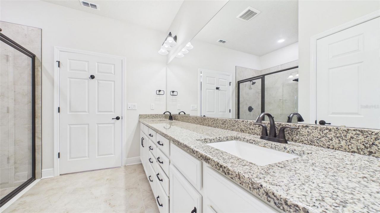 13890 Kingfisher Glen Drive , Lithia, FL 33547 Photo