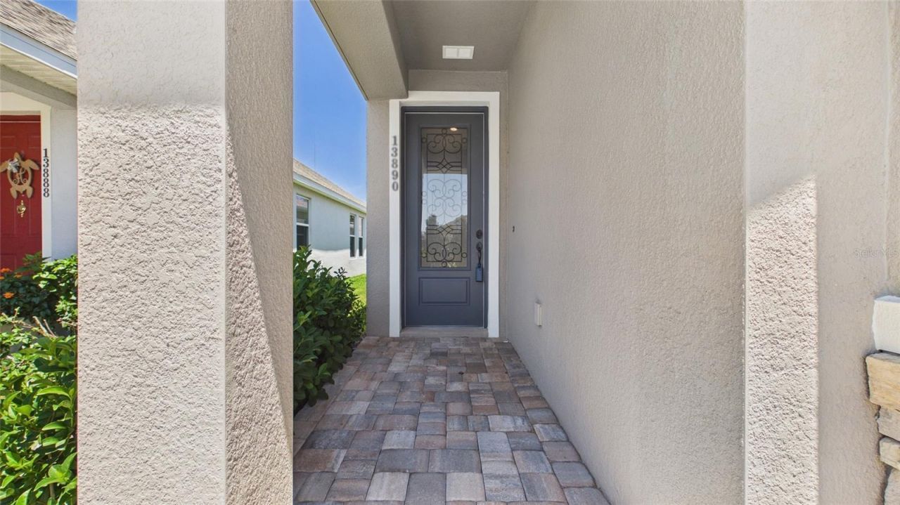 13890 Kingfisher Glen Drive , Lithia, FL 33547 Photo