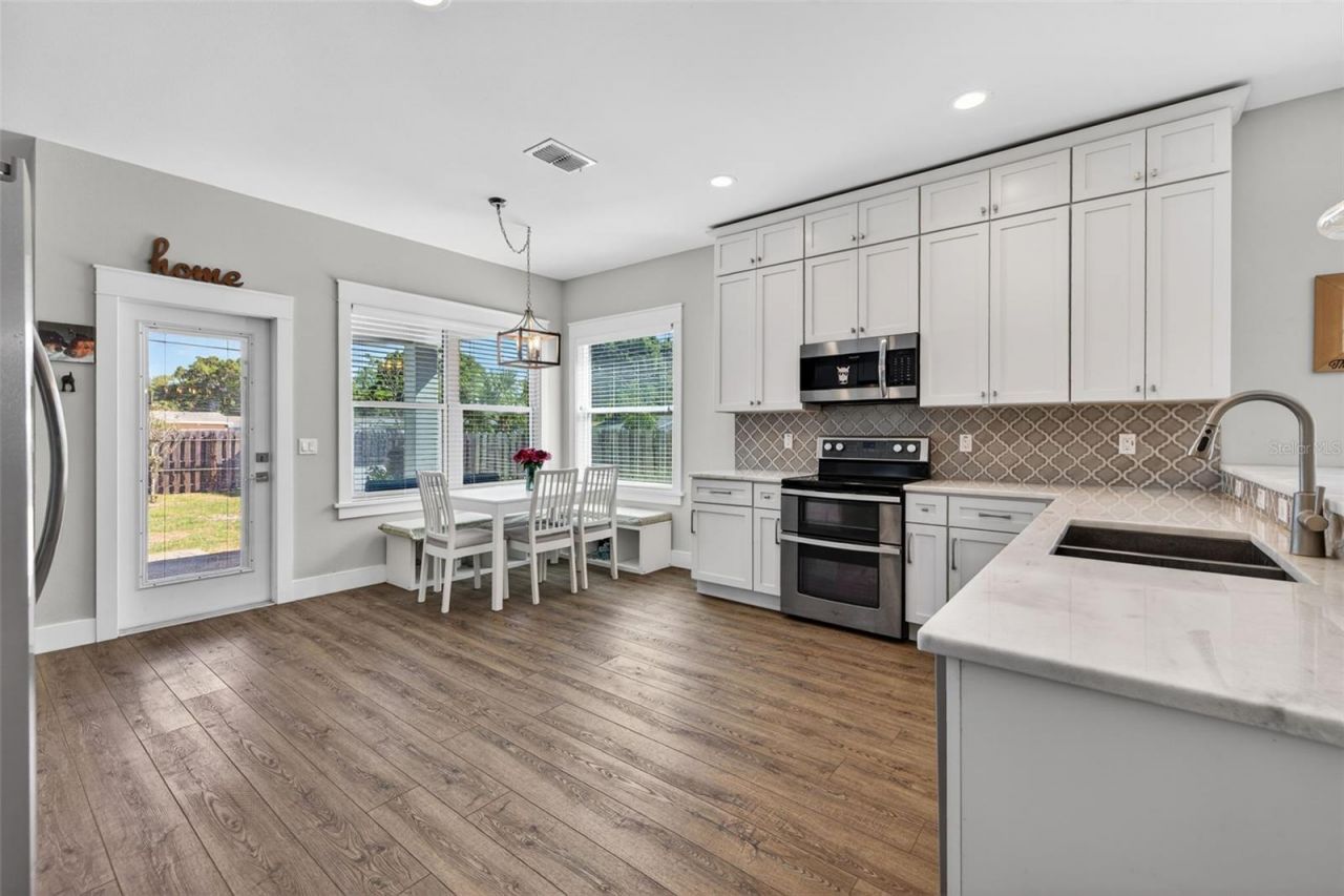 1137 55th Avenue N, Saint Petersburg, FL 33703 Photo