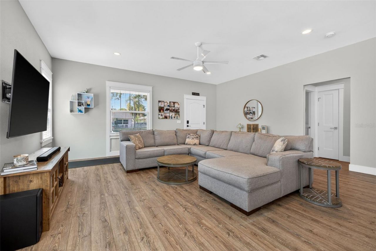 1137 55th Avenue N, Saint Petersburg, FL 33703 Photo