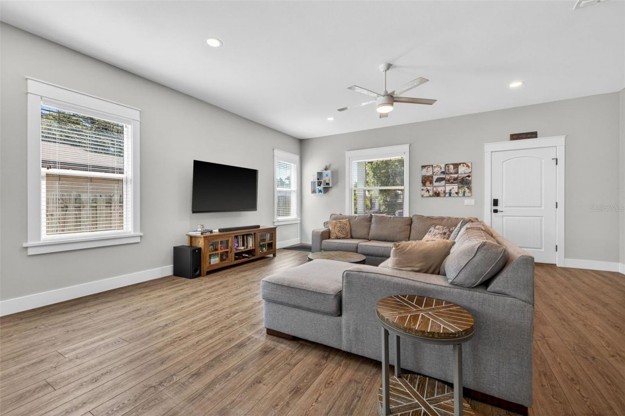 1137 55th Avenue N, Saint Petersburg, FL 33703 Photo