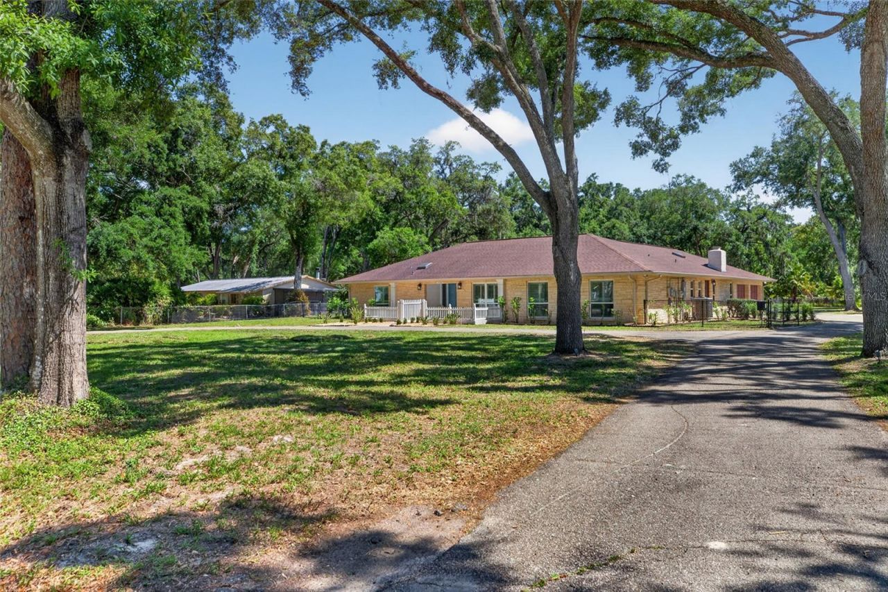 1026 Crystal Lake Road , Lutz, FL 33548 Photo