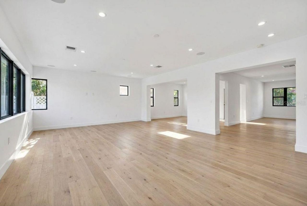 316 89th Avenue Ne, Saint Petersburg, FL 33702 Photo