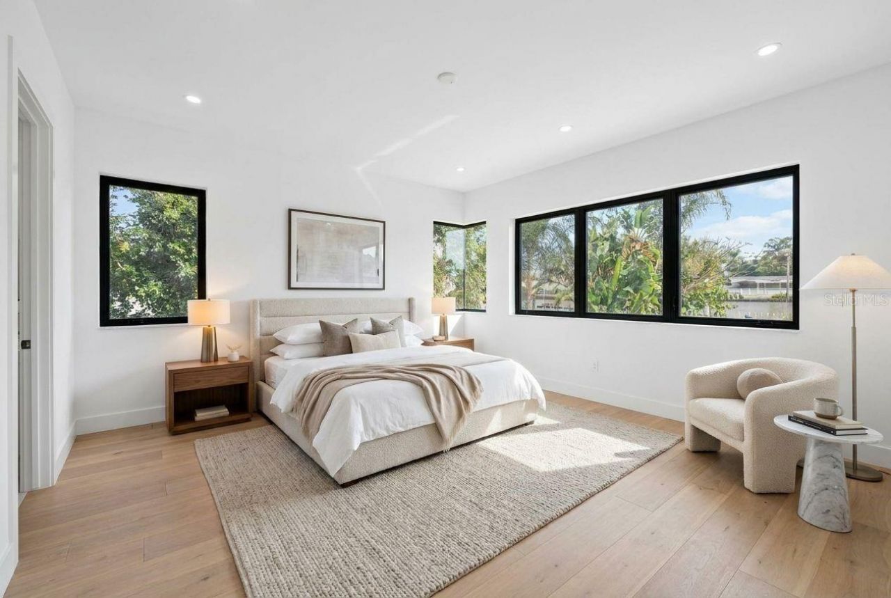 316 89th Avenue Ne, Saint Petersburg, FL 33702 Photo