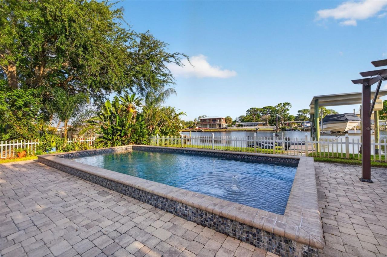 316 89th Avenue Ne, Saint Petersburg, FL 33702 Photo