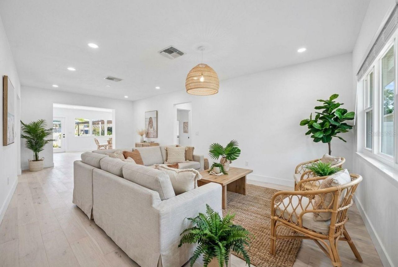 316 89th Avenue Ne, Saint Petersburg, FL 33702 Photo